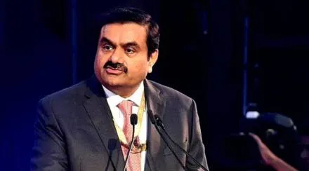 शेयर बाजार में गिरावट के साथ Adani को 5.06 अरब डॉलर की संपत्ति का नुकसान