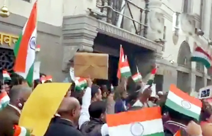 London में बवाल तिरंगे का अपमान करने वाले खालिस्तानियों पर भड़के भारतीय