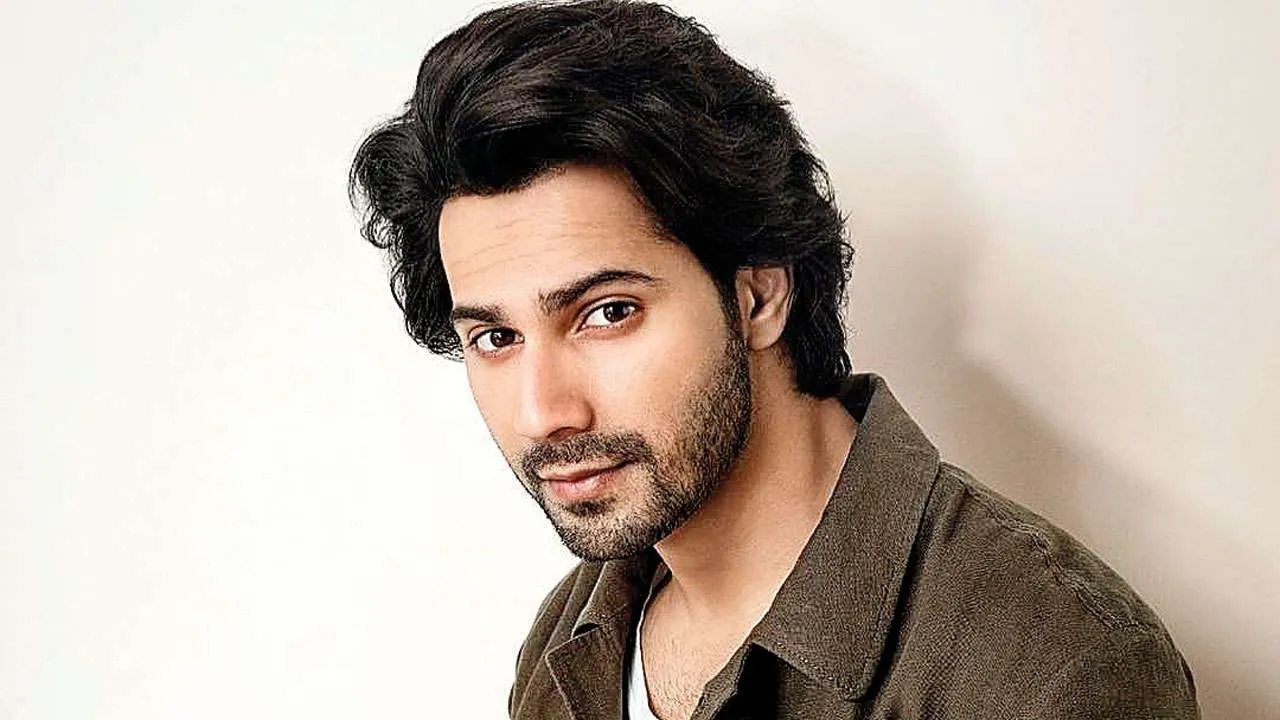 सनी संस्कारी की तुलसी कुमारी की शूटिंग में व्यस्त है Varun Dhawan