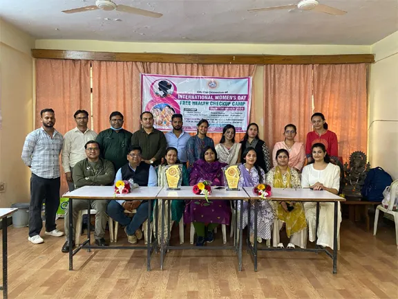 Mriganayani कन्या छात्रावास एवं जीवाजी विश्वविद्यालय की छात्राओं के लिए नि:शुल्क स्वास्थ्य चिकित्सा शिविर का आयोजन