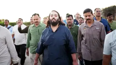 जामनगर से द्वारका की आध्यात्मिक यात्रा पर निकले Anant Ambani