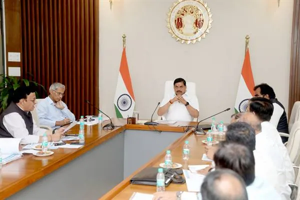 अधिकाधिक राष्ट्रीय राजमार्गों की मंजूरी के लिए केंद्र सरकार से करें बेहतर समन्वय: Chief Minister Dr. Yadav