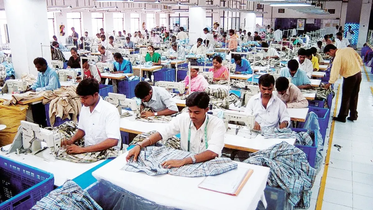 Uttar Pradesh बन रहा मैन्युफैक्चरिंग हब, बांग्लादेश से शिफ्ट हो रहा कपड़ा व्यापार