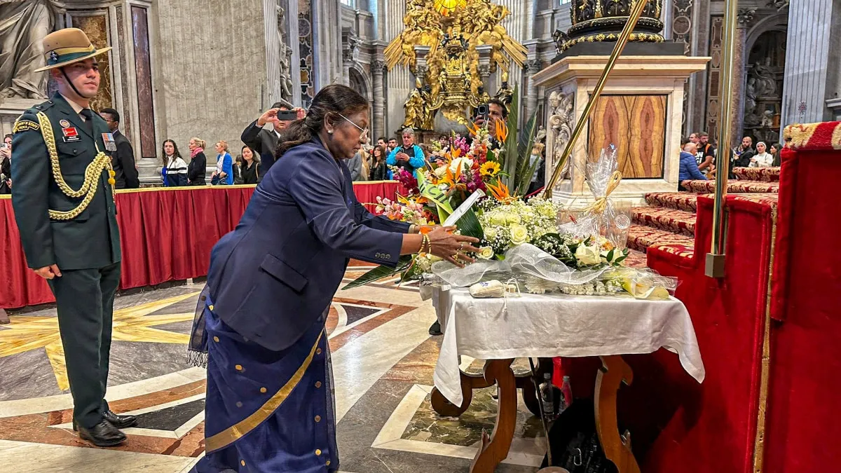 Pope Francis के अंतिम संस्कार में शामिल होने दुनियाभर से पहुंचे प्रतिनिधि