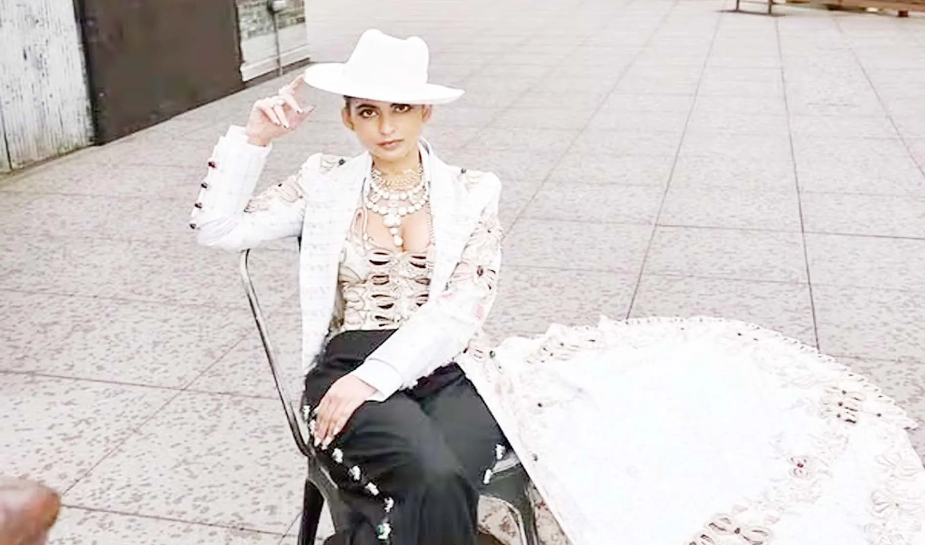 मेट गाला-2025 की महफिल Isha Ambani ने लूटी, डिजाइनर ड्रेस पहने लगी प्रिंसेस