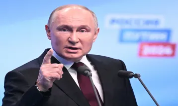 चौतरफा ताकत बढ़ा रहा रूस, Putin ने नौसेना विकास रणनीति को दी मंजूरी