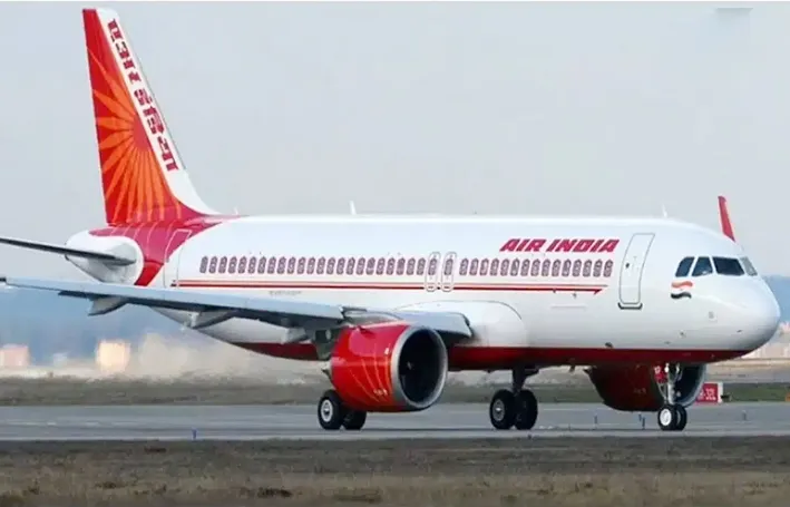 Air India के विमान के इंजन में गड़बड़ी, कोलकाता में हुआ लैंड