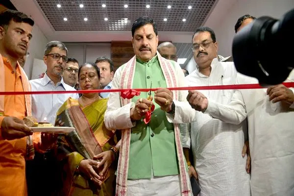 PM Modi ने रेल यात्रियों को विश्व स्तरीय सुविधाएं उपलब्ध कराईं : CM Dr. Yadav