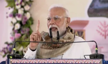 जनसभा को संबोधित कर PM Modi ने कहा, कांग्रेस और आरजेडी की बुरी नजर से बिहार को बचाना