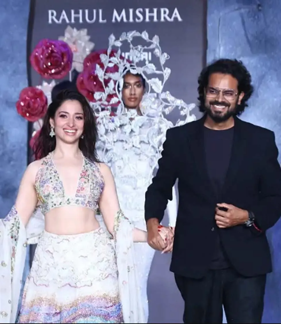 फैशन शो की बैकस्टेज झलकियां साझा कीं Tamanna ने