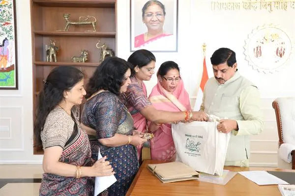 CM Dr. Yadav से पर्यावरण प्रेमियों ने की भेंट