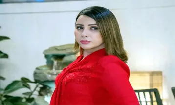 एक्ट्रेस Rozlyn Khan हुई धोखाधडी का शिकार