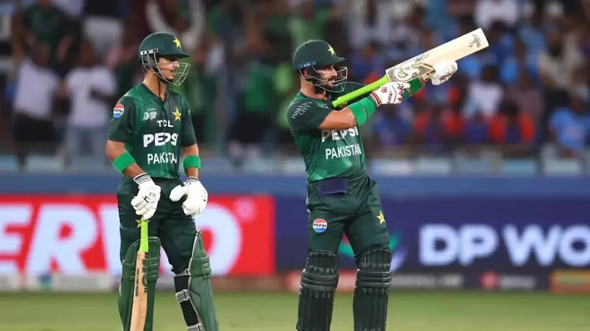 पाक बल्लेबाज Farhan ने बंदूक की तरह बल्ले को लहराया , भारतीय प्रशंसक भड़के