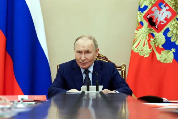 Putin ने नाटो देशों की नाक में नकेल डाल रखी...अब आर्कटिक पर नया मोर्चा खोलने की तैयारी