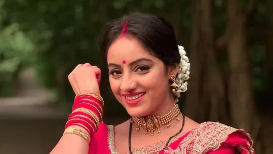 फैंस को खूब पसंद आया Deepika Singh का गरबा लुक