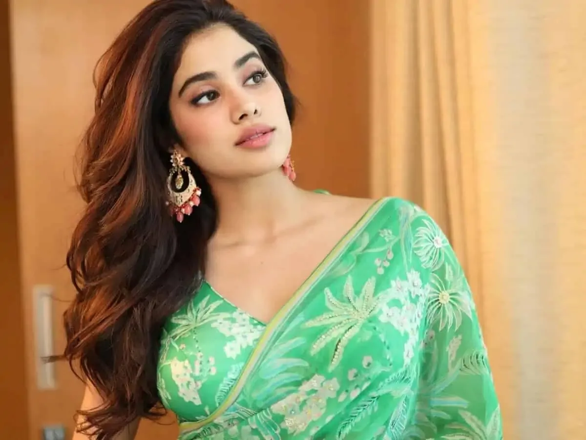 Janhvi Kapoor ने मनाया नवरात्रि पर्व का जश्न