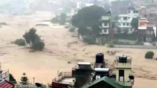 Nepal में आफत की बारिश, भूस्खलन और बाढ़ से 51 की मौत, काठमांडू में आवाजाही पर प्रतिबंध