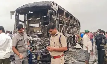 Kurnool bus accident में यात्री की शिकायत पर ड्राइवरों पर मामला दर्ज, तेज रफ्तार और लापरवाही का आरोप