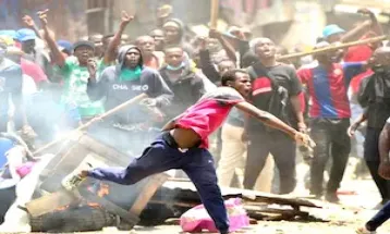 Tanzania में भड़की भीड़ ने सरकार के खिलाफ किया प्रदर्शन, हिंसा में 700 लोगों की मौत