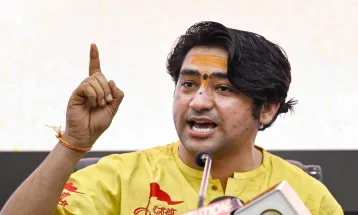 दिल्ली में धमाका करने वालों को पकड़े जाने पर दी जाए फांसी: Dhirendra Shastri