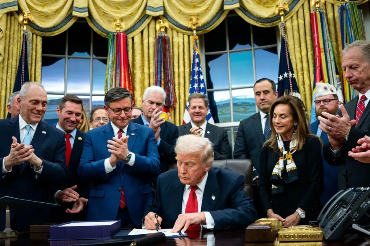 अमेरिका में 43 दिन बाद खत्म हुआ इतिहास का सबसे लंबा Shutdown