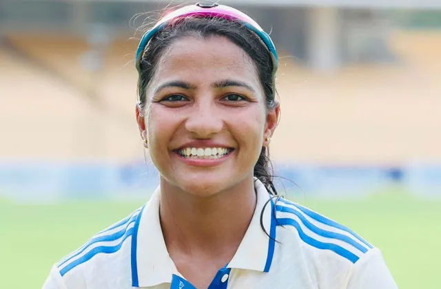 महिला विश्व कप ट्राफी जीतने के बाद पहली बार देहरादून पहुंची Sneha Rana