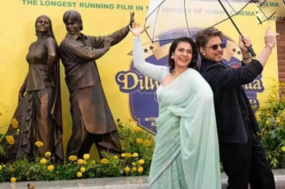 DDLJ के किरदार ‘राज’ और ‘सिमरन’ के स्टैच्यू का अनावरण