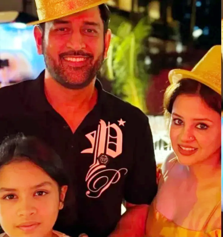 Dhoni ने थाईलैंड में परिवार के साथ मनाया नये साल का जश्न