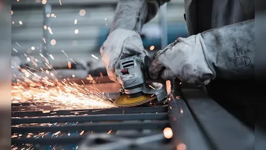 जनवरी में देश के विनिर्माण क्षेत्र की गतिविधि में मामूली सुधार हुआ: PMI