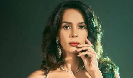 Mallika Sherawat ले रही हैं ड्रम बजाने की ट्रेनिंग