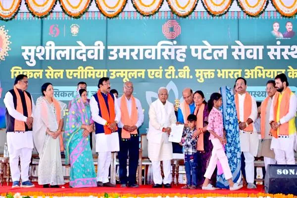 दीन-दुखियों की सेवा का संकल्प प्रेरणादायी और अनुकरणीय : Governor Shri Patel