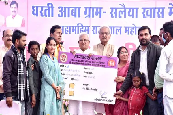 शिक्षा से ही जीवन में आगे बढ़ने का मार्ग होता प्रशस्त : Governor Shri Patel