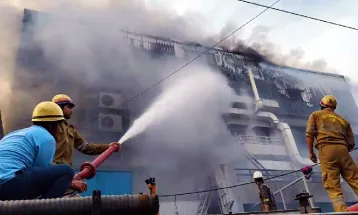 Electricity Meter Factory में आग, दो दर्जन से ज्यादा झुलसे, 250 की बची जान