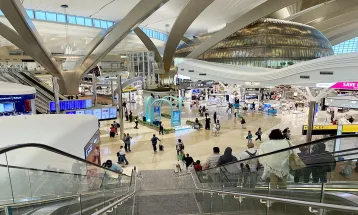 Abu Dhabi से लौटे भारतीय: यात्रियों ने सोशल मीडिया पर चल रही हमलों की खबरों को बताया फर्जी