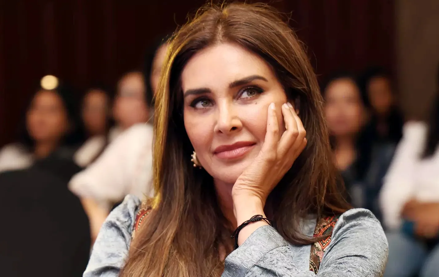 कविताओं की किताब पर काम कर रही Lisa Ray