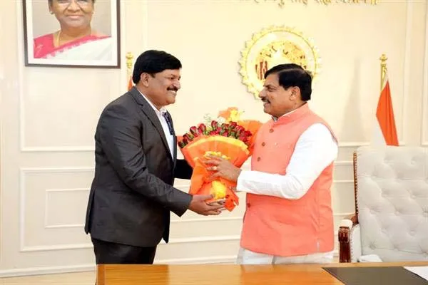 CM Dr. Yadav से नव नियुक्त सूचना आयुक्तों ने की सौजन्य भेंट