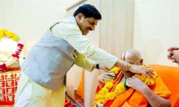 CM Dr. Yadav ने जगद्गुरू स्वामी रामभद्राचार्य जी महाराज से की भेंट