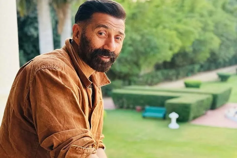 शानदार लाइफस्टाइल के लिए चर्चा में रहते हैं  Sunny Deol