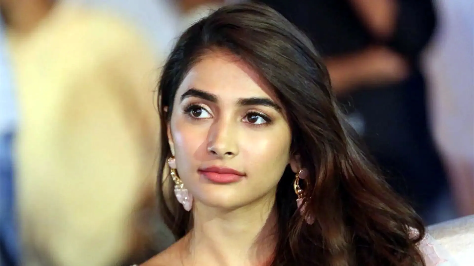 Jan Nayakan को सिनेमाघरों में बड़े पर्दे पर देखें: Pooja Hegde