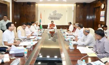 जनकल्याण के कामों में तेज़ी लायें, निरीक्षण करें, गांवों में करें रात्रि विश्राम : CM Dr. Mohan Yadav