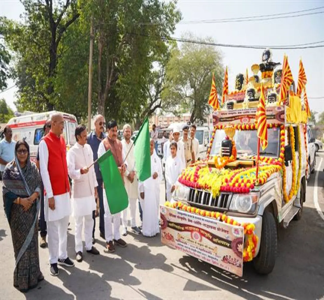 पारिवारिक संस्कृति व प्रेम, शांति, सद्भावना रथ को CM Dr. Yadav ने दिखाई हरी झण्डी