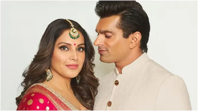 शादी की 10वीं सालगिरह पर एक दूसरे पर Bipasha and Karan ने बरसाया प्यार