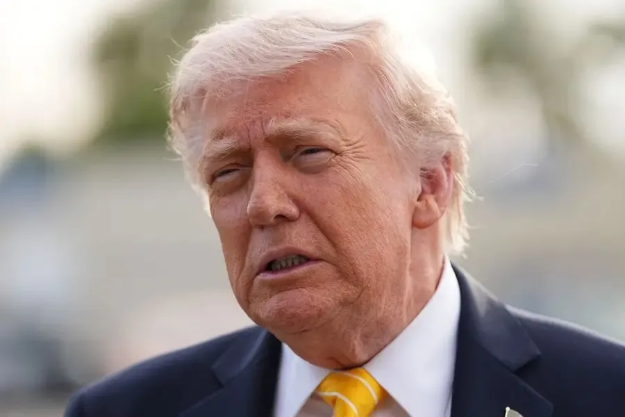 Trump की नीतियों के चलते अमेरिका छोड़कर भाग रहे हजारों लोग
