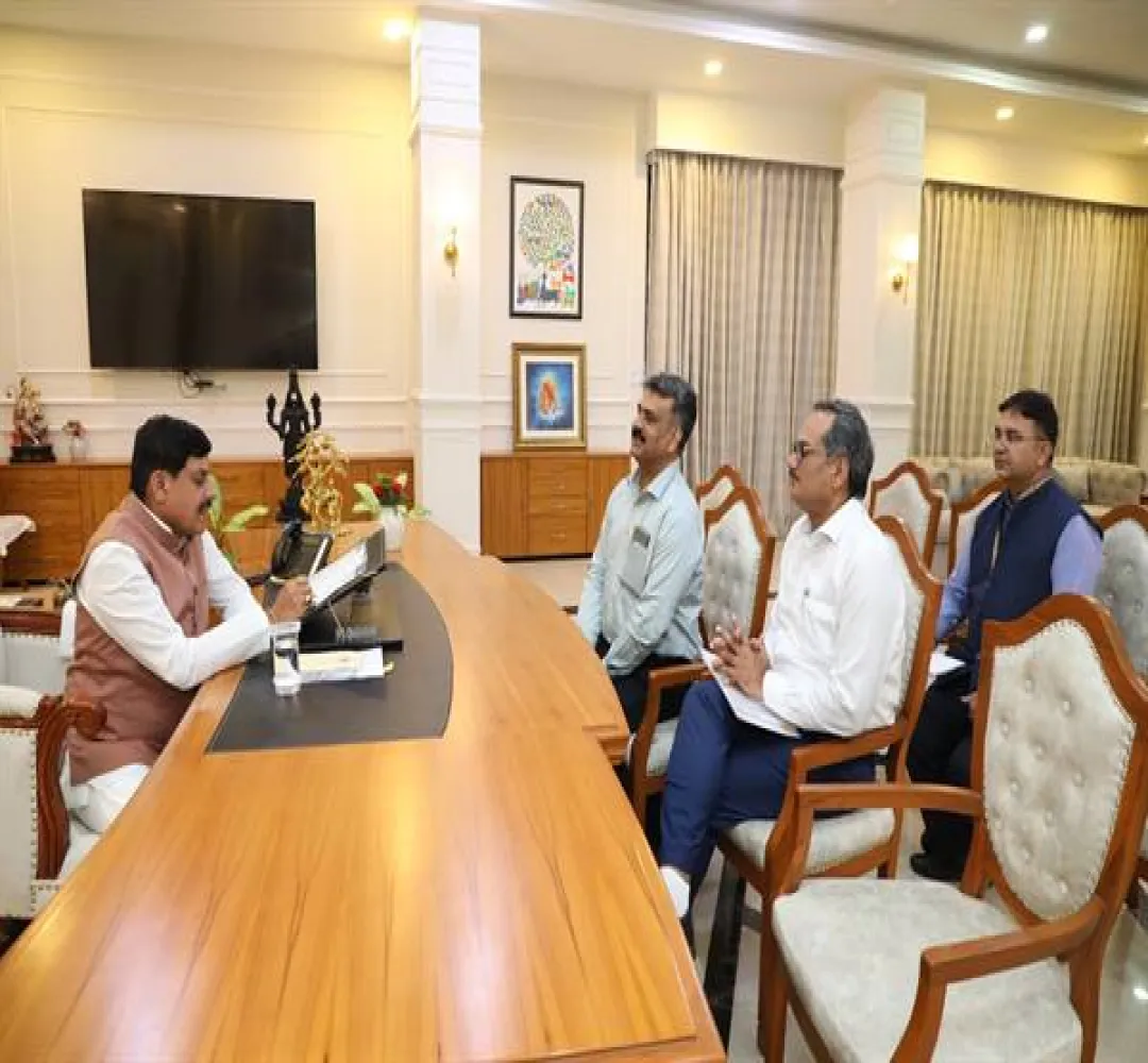 CM Dr. Yadav से मिले रेल महाप्रबंधक