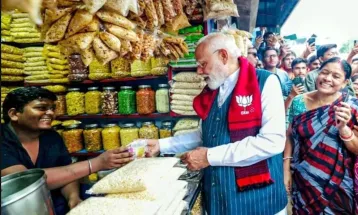 PM Modi को झालमुड़ी खिलाने वाले वेंडर को सीमा पार से धमकी, विदेशी नंबरों से मिली धमकी के बाद पुलिस अलर्ट