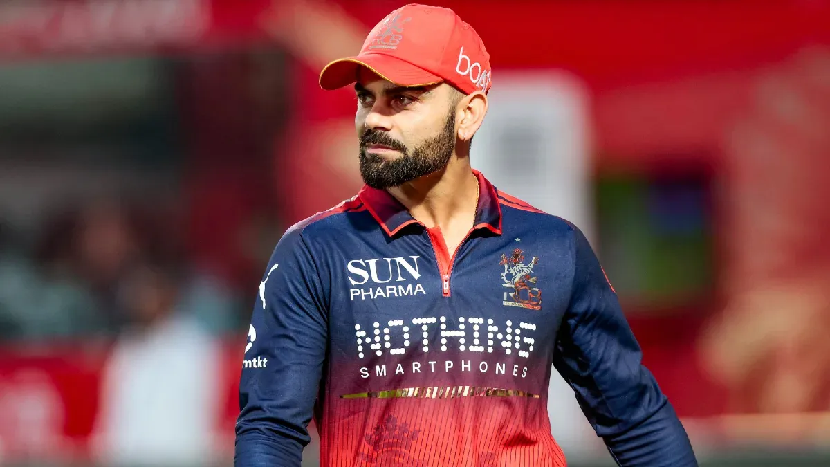 Virat से टेस्ट प्रारुप में वापसी को लेकर बात कर रहे बचपन के कोच