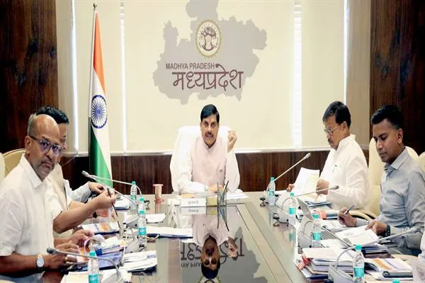सौर ऊर्जा के उपयोग को अधिकाधिक प्रोत्साहित करें : CM Dr. Yadav