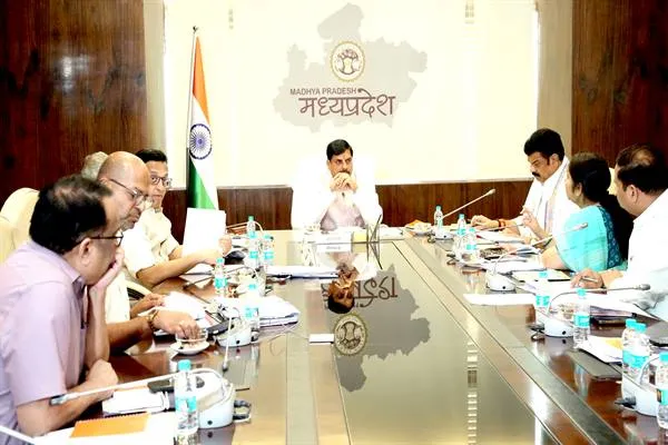 उपभोक्ता हित में अन्य विभागों से समन्वय बढ़ाकर कार्य करे खाद्य विभाग : CM Dr. Yadav