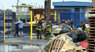New York shipyard में धमाका, एक की मौत और 36 घायल