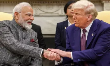 मोदी को दोस्त बता टैरिफ लगाने की बात कर रहे Trump